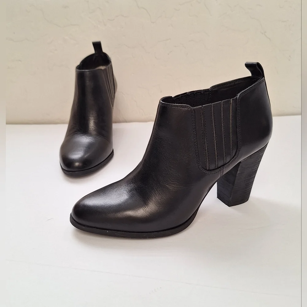 Michael Kors Leather Ankle Booties Pointed Block Heel Western Black Womens 6 NEW